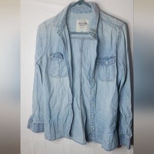 Women's Mossimo Supply Co. Brand Light Blue Denim Button Down Shirt